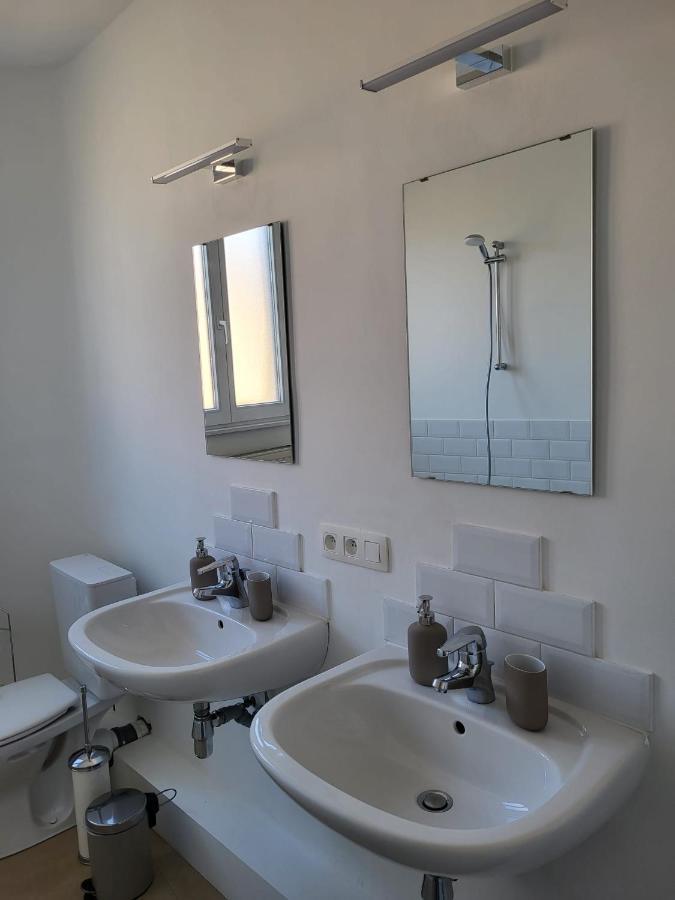 Brussels Bed & Blockchain Private Rooms With Shared Bathroom Zewnętrze zdjęcie