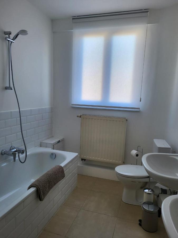 Brussels Bed & Blockchain Private Rooms With Shared Bathroom Etterbeek Zewnętrze zdjęcie